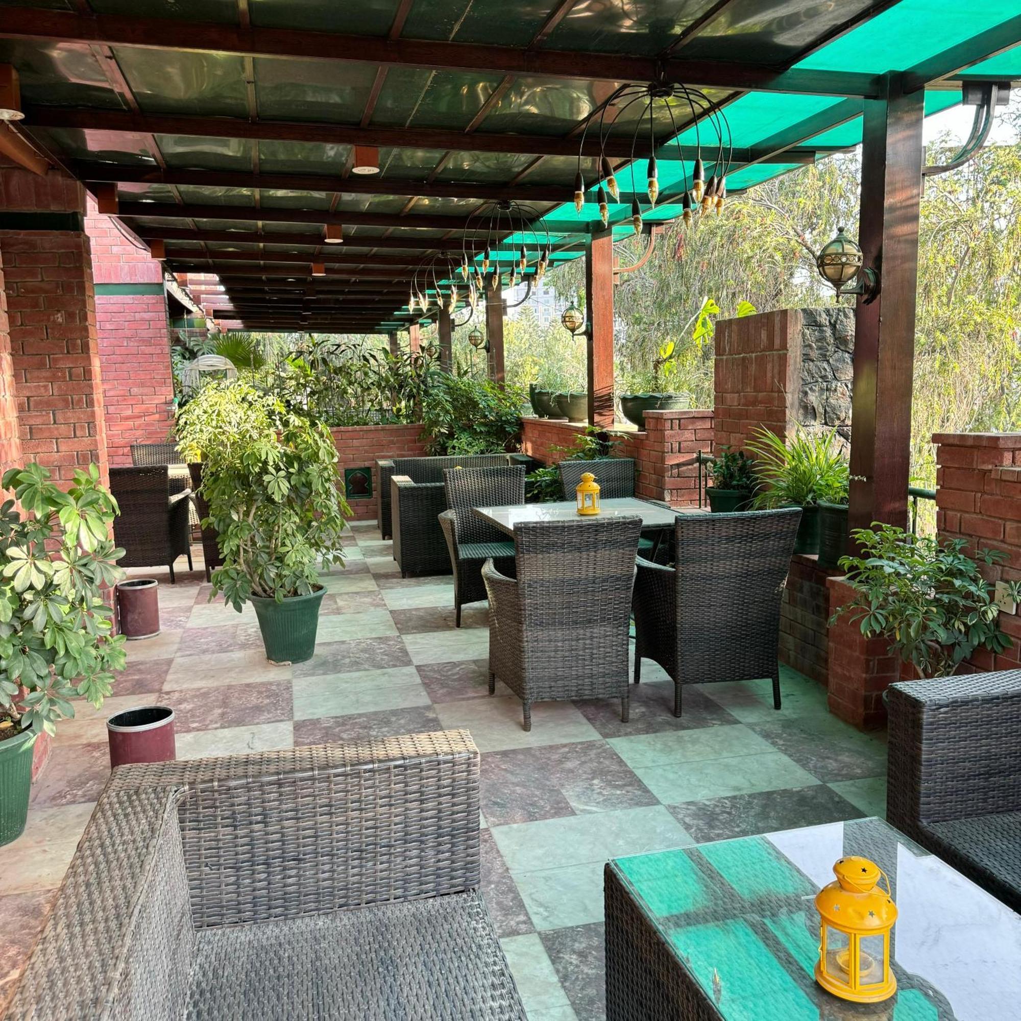 Greenlux Residency Rawalpindi Buitenkant foto
